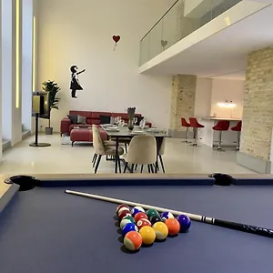 Loft With Pool Table, Kitchen Island & Gallery Apartment Berlin