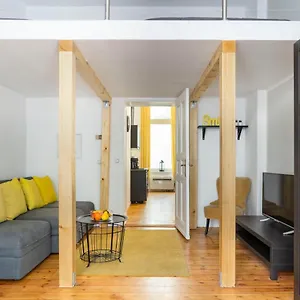 Lr Renovated +ac+rain Shower+wooden Floorboards * Berlin