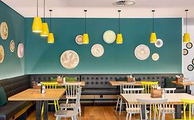 Vienna House Easy by Wyndham Berlin Friedrichshain Exterior photo
