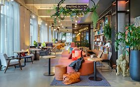 Hotel Moxy Berlin Ostbahnhof Exterior photo