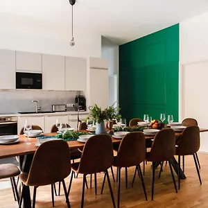 165m2 Downtown Family 5br, 3bath, Kids Room, 11min Alexanderplatz Apartment