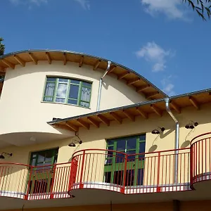 Seminar- Und Gaestehaus Flussbad Gartenstrasse 호텔 베를린