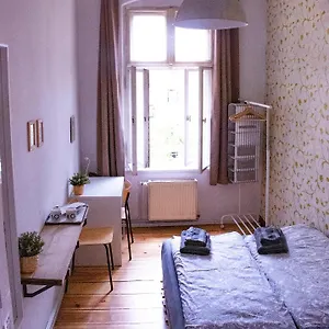 Artsy For 2 In Prenzlauer Berg - Ideal In Shared Flat Homestay