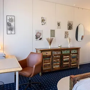 150 M² Unterkunft Mit Billard, Kicker & Parkplatz Apartment