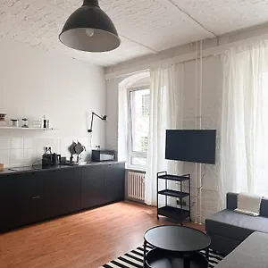 Nook Design-apartments Mit Kueche, Duschbad, Neben U-bahn Station Aber Ruhig Gelegen
