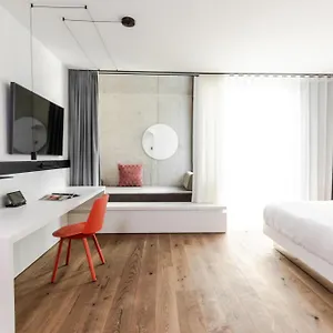 Hotel Kpm & Residences 5*