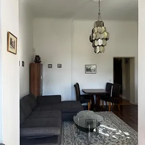 Apartment 5 Mins To Kadewe N Ku'damm