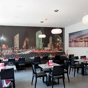 Ostkreuz * Berlin