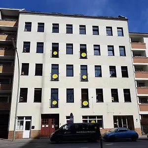 Happy Go Lucky + Schoneberg 2* Berlin