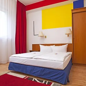 Gallery Hotel 3*