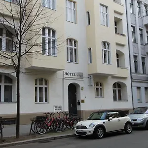 Elegia Am Kurfuerstendamm