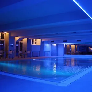 Und Hotel 3*