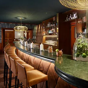 Hyperion Hotel 5*