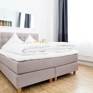 Apartment Sc 01 By Rockchair L Superhost Status L 2 Bedrooms Boxspringbeds Balcony Elevator - Cozy Family & Business Flair Welcomes You! Berlin