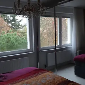 Schoene, Ruhige In Berlin-steglitz Apartment *