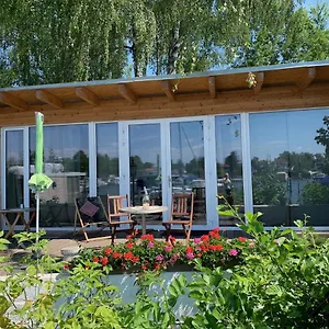 Tiny House Oder Auf Der Sunset Marina Lodge