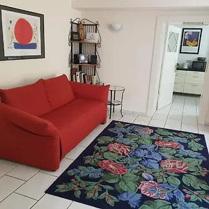 Dahlem Fu Apartment *
