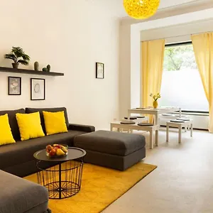 Lägenhet Modern 2 Bedroom In Schoeneberg