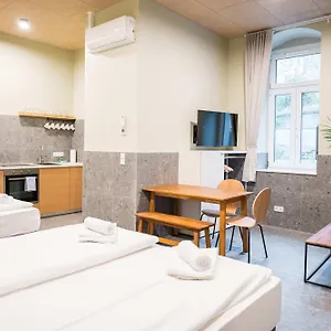 Urban Oasis In Friedrichshain Apartment *