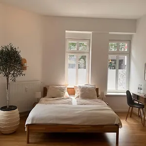 Cozy Altbau In Friedrichshain - Westwing Design Apartment