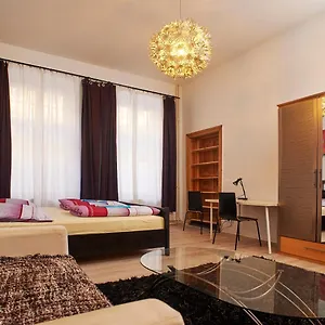 Littlefriedrichrooms @ Propellerwerk Guest house 2*