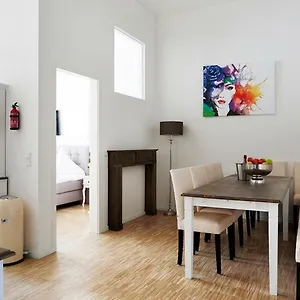 Apartment Sc 04 By Rockchair L Superhost Status L 4 Bedrooms Boxspringbeds 2 Bathrooms Balcony Elevator - Cozy Family & Business Flair Welcomes You! Berlin