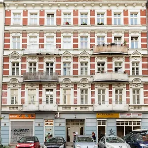 Two Br And Two Bth Self Checkin Street Parking Apartment