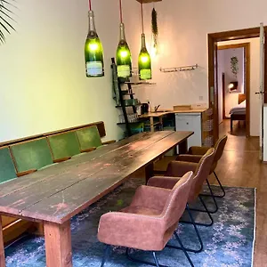 Minimal No 41 Hostel