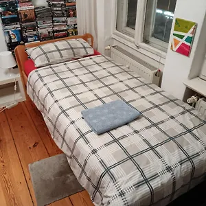 Hostel Sharing Bedroom With Host Near Alexanderplatz