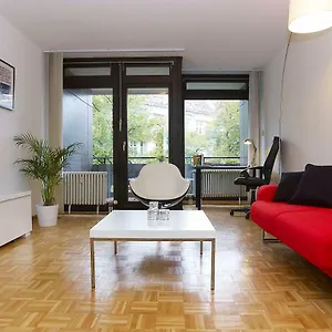 Uhlandstr. 195 *