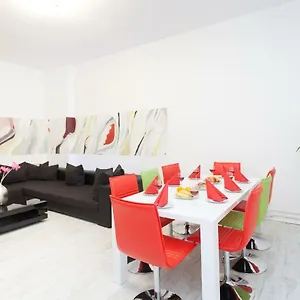 Labyrinth Apartment Berlin
