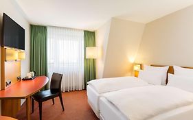 Hotel NH Berlin City Ost Exterior photo